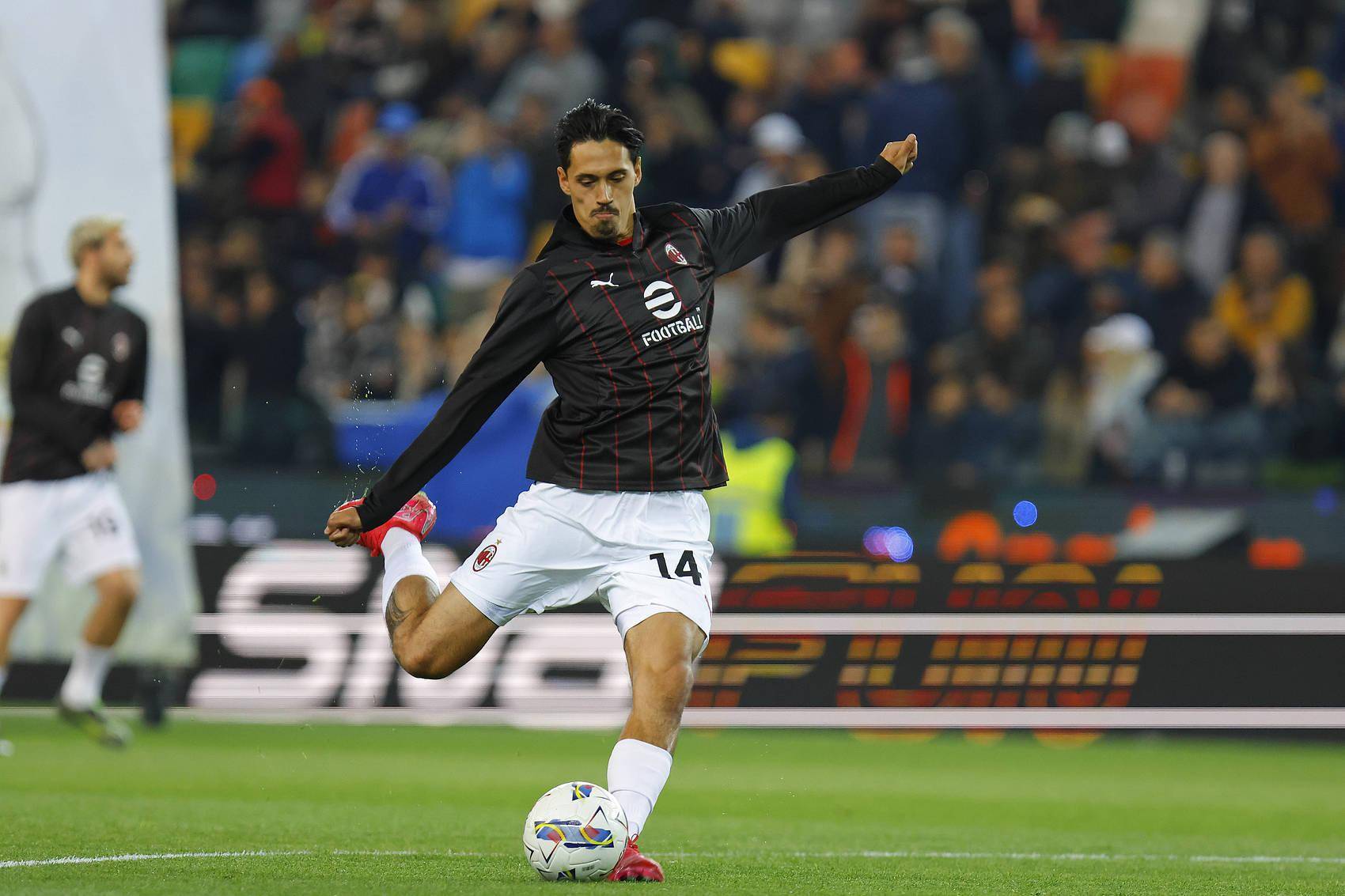 开云sport-包含AC米兰战术变阵得当,连胜走势稳健的词条