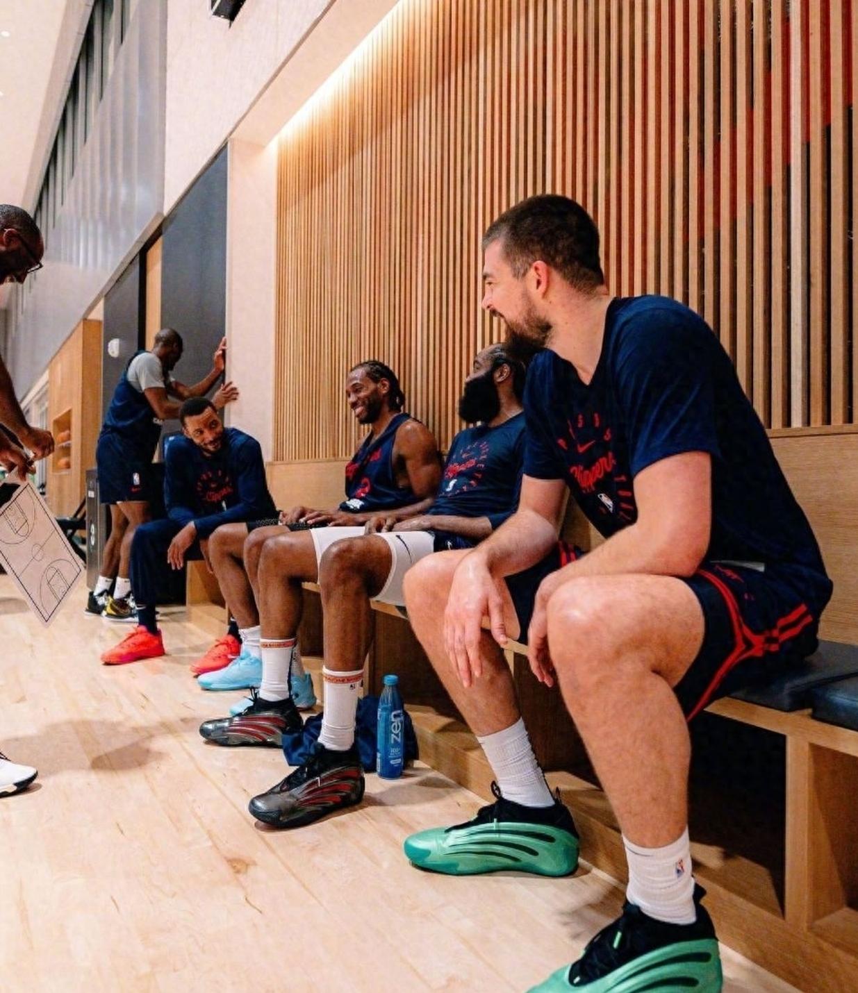 开云APP-包含快船防守端疲软,教练组开始调整战术的词条