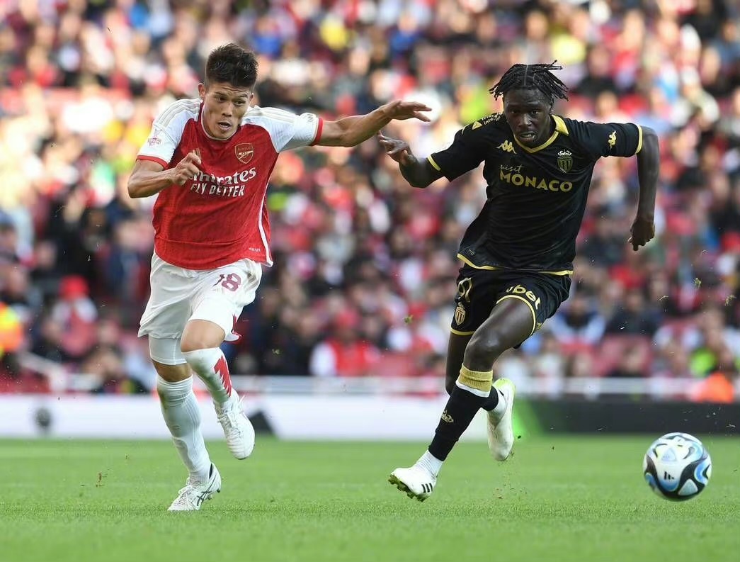 阿联酋球队惊艳表现,成功晋级下一阶段 阿联酋球队惊艳表现,成功晋级下一阶段