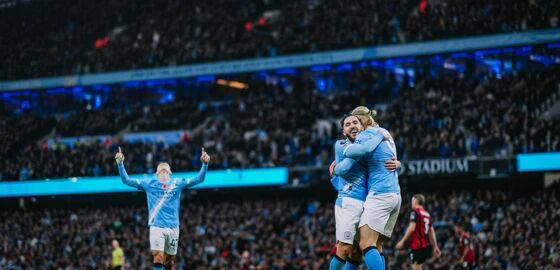 开云APP-曼城前锋阿圭罗破门梅开二度，助球队客场大胜西汉姆联