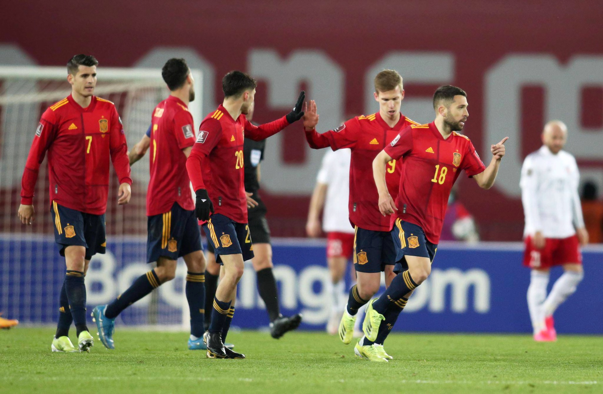 开云体育app-马内两破对手局，红军成功晋级欧冠四强！