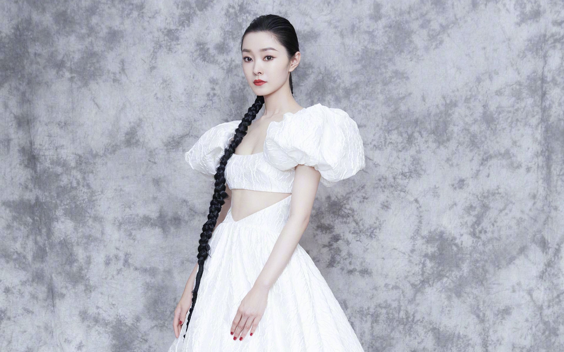 足球与速度的碰撞,埃及大胜乌拉圭,加维闪耀F1赛场