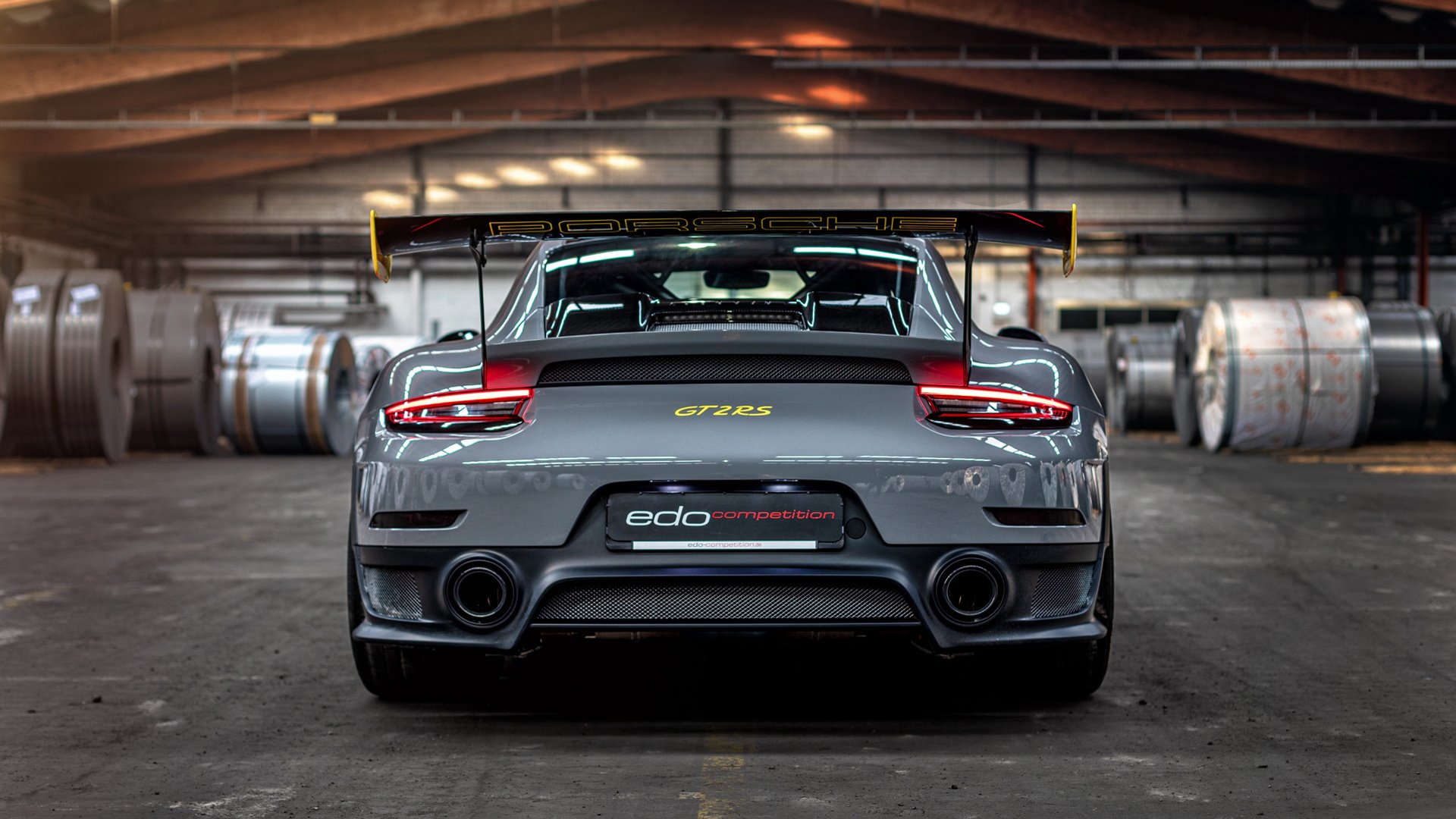 开云官网-钢铁律动与凡人心跳,雨夜中的自我救赎